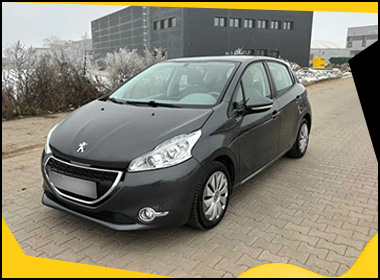 Szary Peugeot 208 hatchback